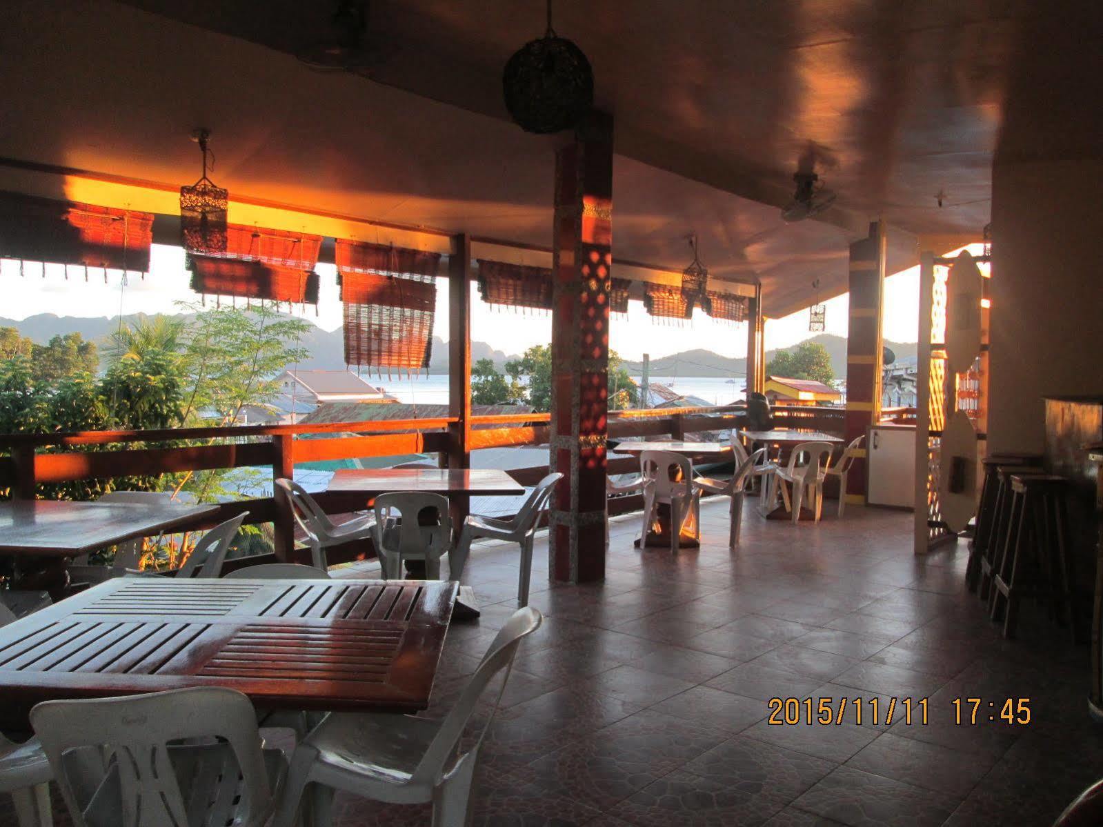 Lagrosa Backpackers Hotel Coron Exterior photo